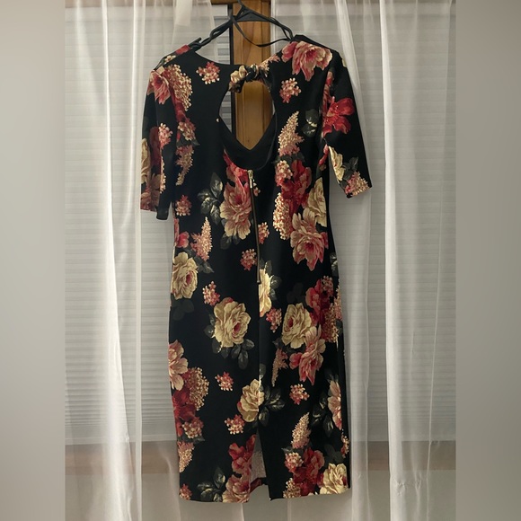 Floral midi dress - Picture 2 of 3